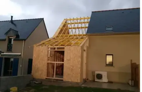 charpente traditionnelle à Maen Roch - image 3