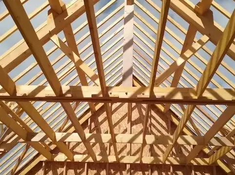 charpentier à Maen Roch - image 2